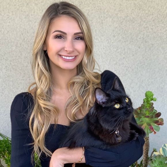 Meet your Posher, Sarah - Picture 1 of 1